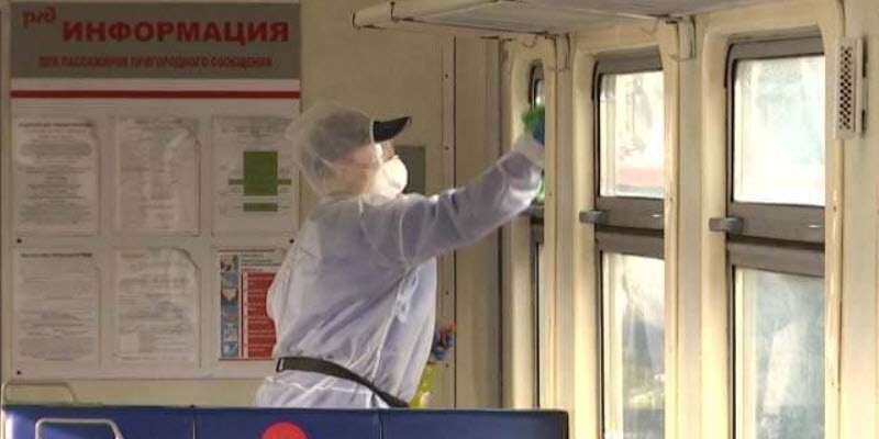 На Кубани проводят санобработку пригородных поездов от коронавируса