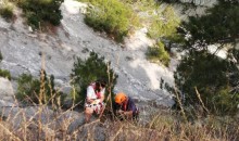 Спасатели подняли девочку со склона горы колдун