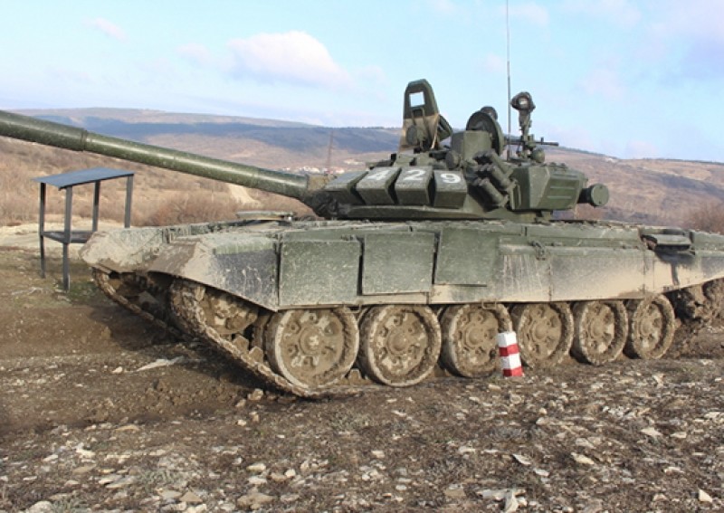 На Раевском полигоне прошли боевые стрельбы взводов танкового батальона