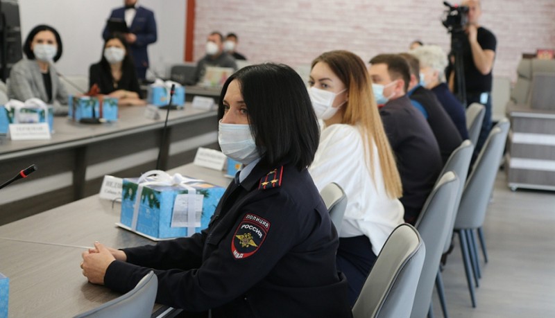 В Новороссийске отметили работу лучших сотрудников комиссии по делам несовершеннолетних