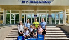 В Международный День защиты детей полицейские Новороссийска поздравили победителей ведомственных конкурсов