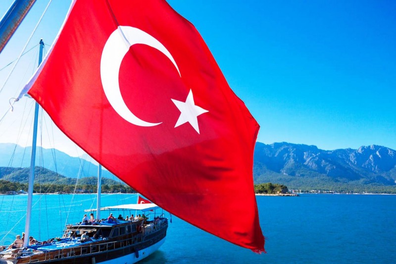 Турция намерена открыть летний сезон-2021 раньше срока