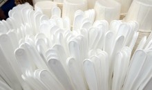 В России хотят запретить ватные палочки и пластиковую посуду