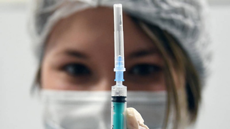 Вакцинацию от коронавируса включат в национальный календарь прививок