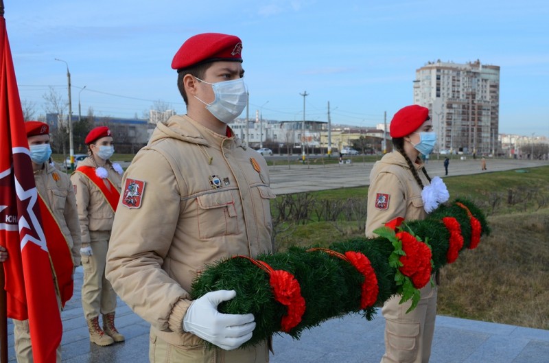Игорь Дяченко почтил память героев-освободителей города