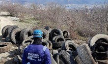 Три сотни колес за 5 дней: на горе Щелба ликвидировали стихийную свалка покрышек